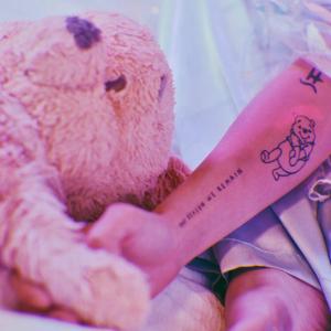 公车上拨开岳双腿进入电影
