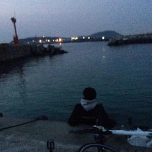 公车上拨开岳双腿进入电影
